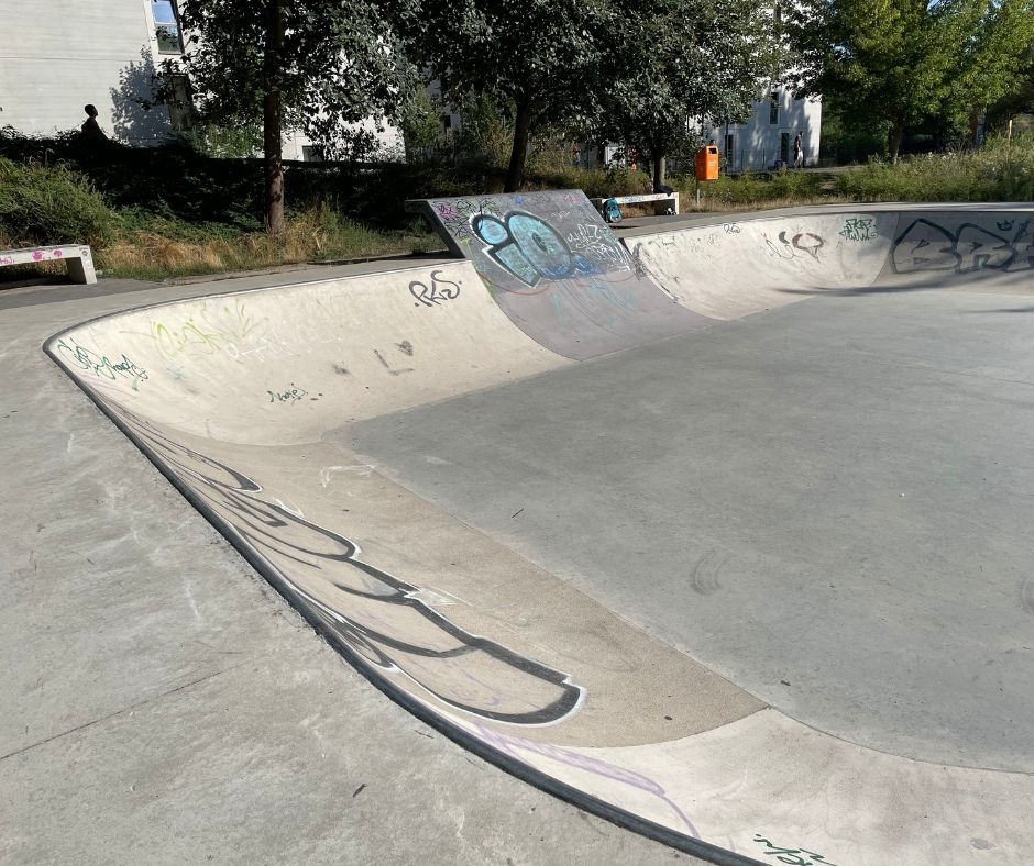 View 2 of the street section
